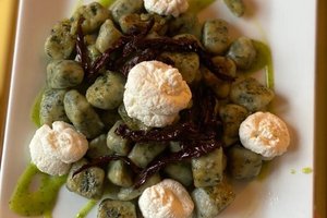 Bersantap