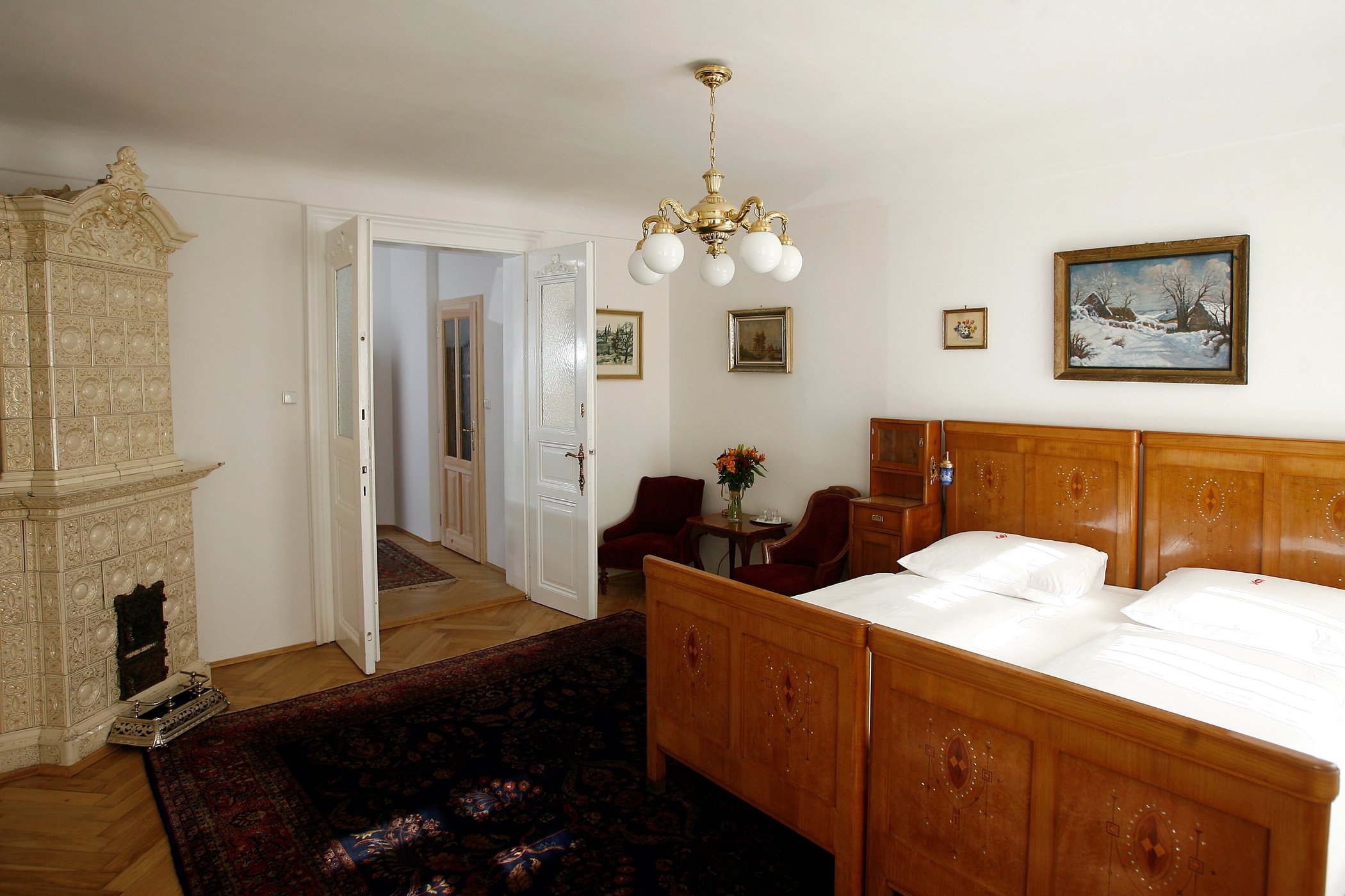 House at the Big Boot by null