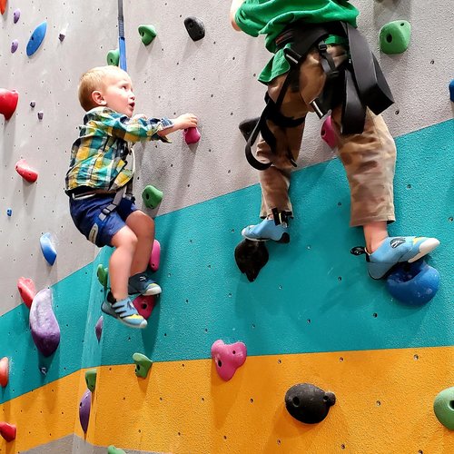 Hangout climbing gym