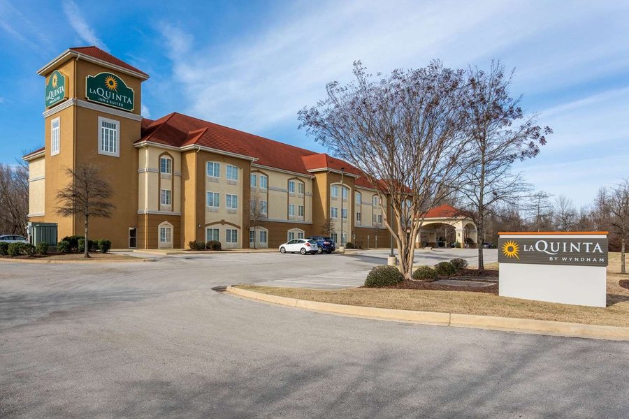 La Quinta Inn Suites By Wyndham Huntsville Airport Madison 77 1 0 0 Updated 2020 Prices Hotel Reviews Al Tripadvisor