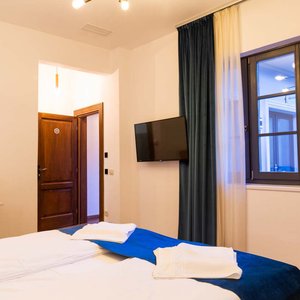 Casa Chitic - Str. Nicolae Balcescu 13, hotel in Brasov