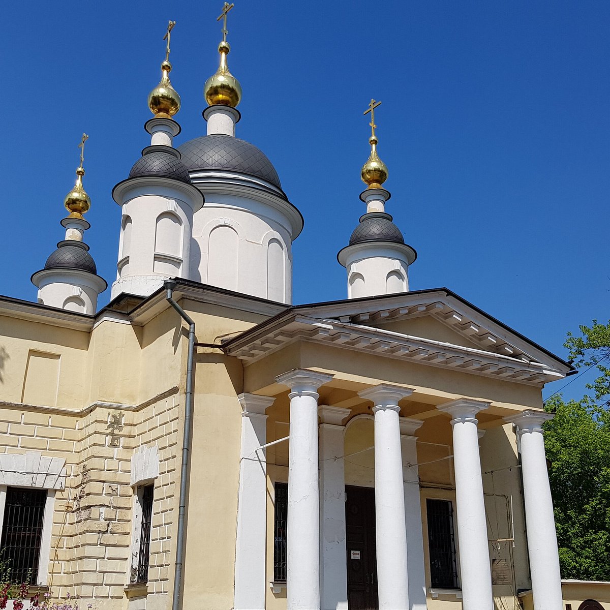 Храм введения пресвятой у салтыкова моста