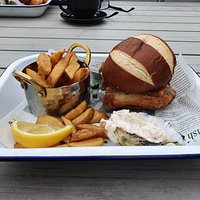 Fish finger (fresh fish goujon) bap