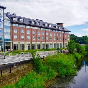 Alongside the River Wear with front facing rooms enjoying views of the river wear, cathedral and castle