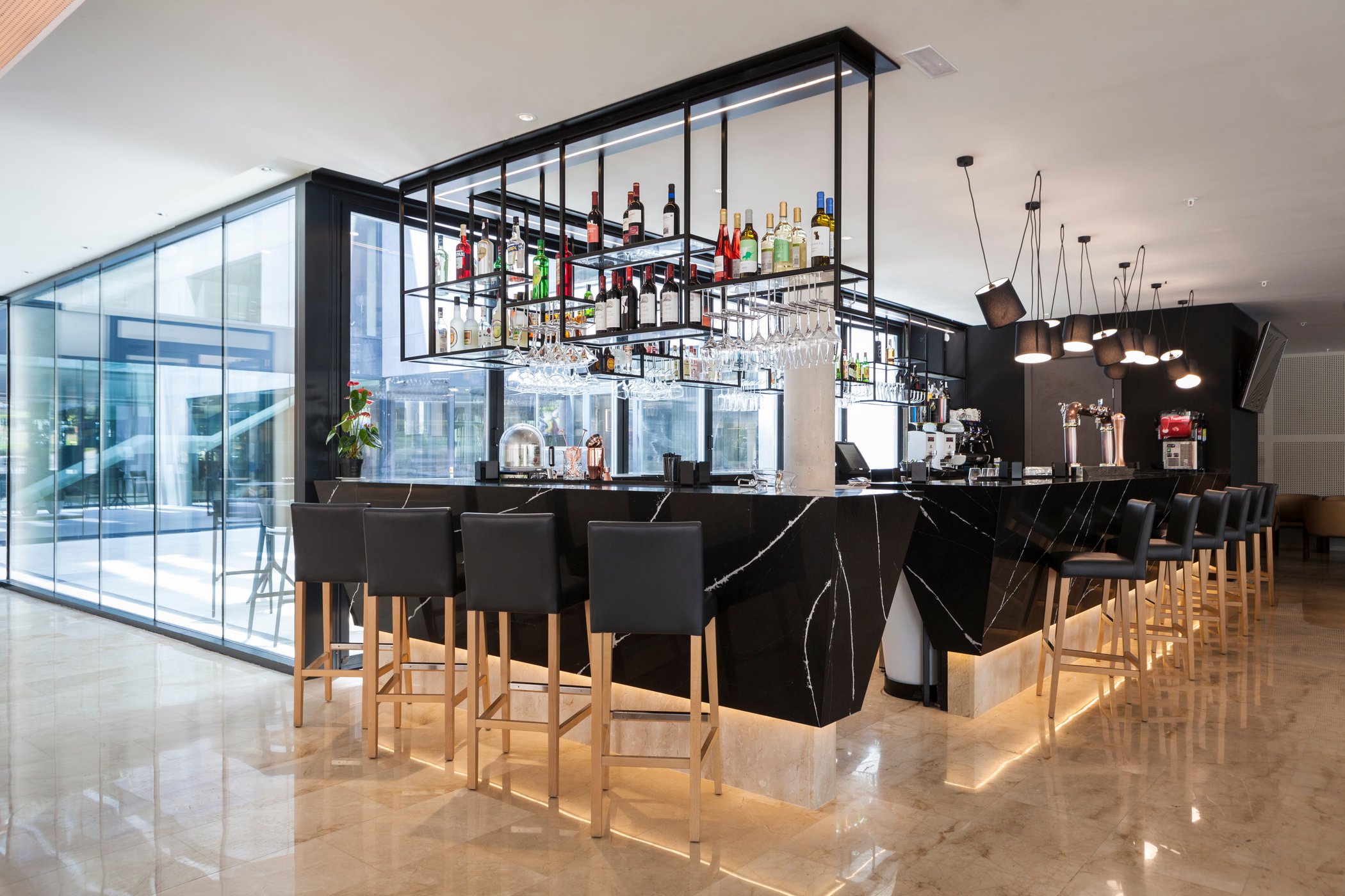 Hotel Bristol by null