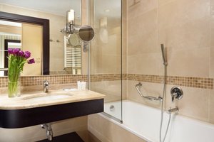Room & Suite