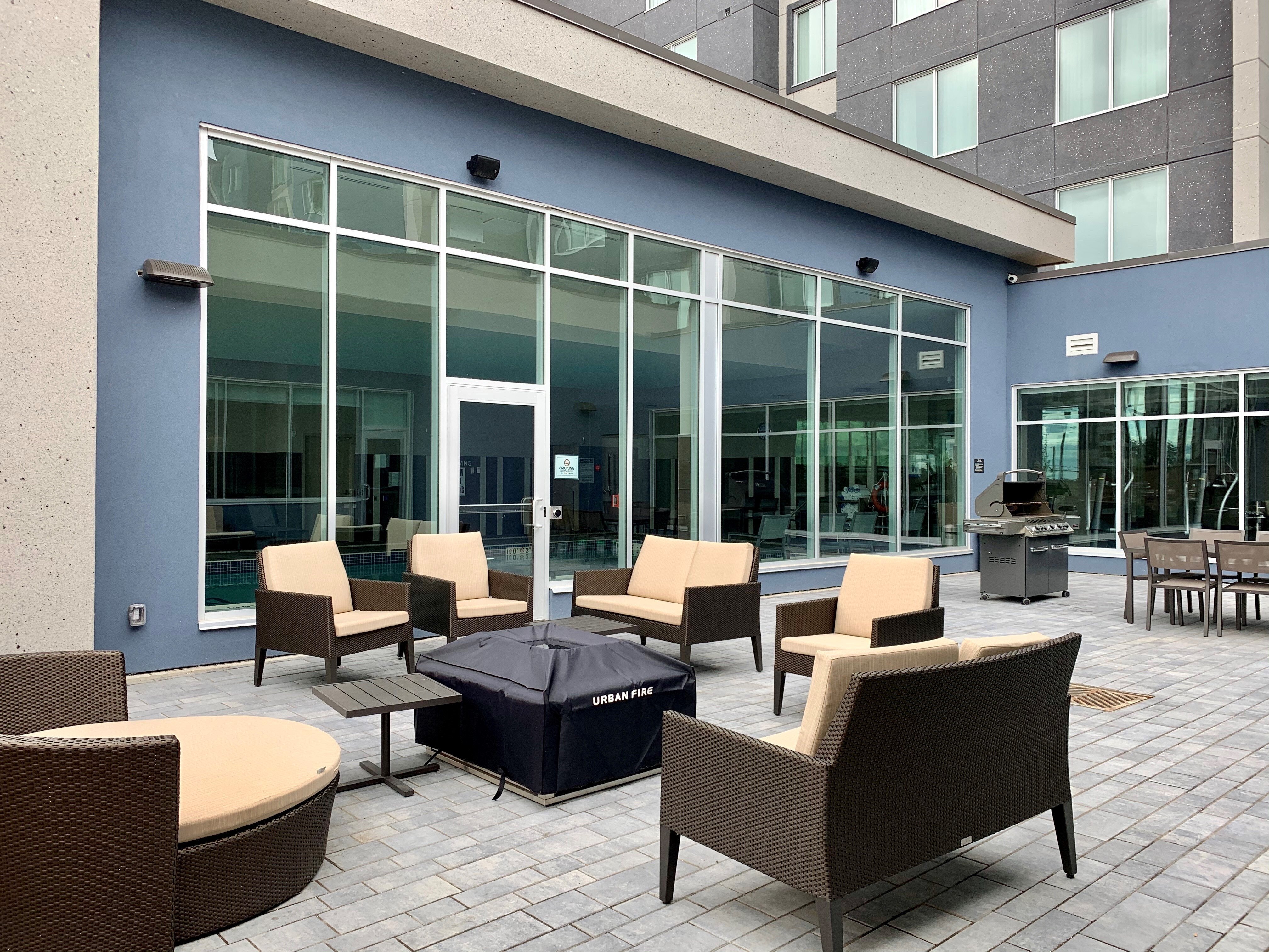 RESIDENCE INN BY MARRIOTT TORONTO MISSISSAUGA SOUTHWEST Updated 2024   Outdoor Patio And Bbq 