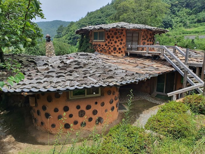 TWIN'S MUD HOUSE - B&B Reviews (Yeosu, South Korea)