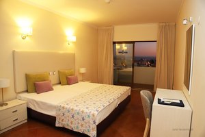 Room & Suite