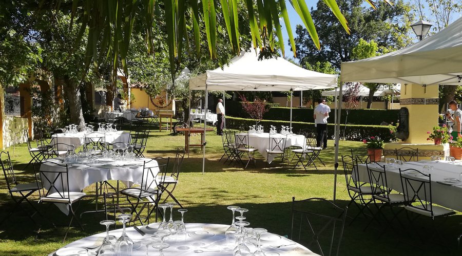 Jardín para restaurante a la carta y eventos
