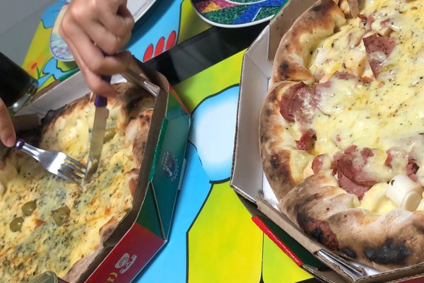 Uma pizzaria que terceiriza a massa! – Foto de Pizza Place, Bertioga -  Tripadvisor