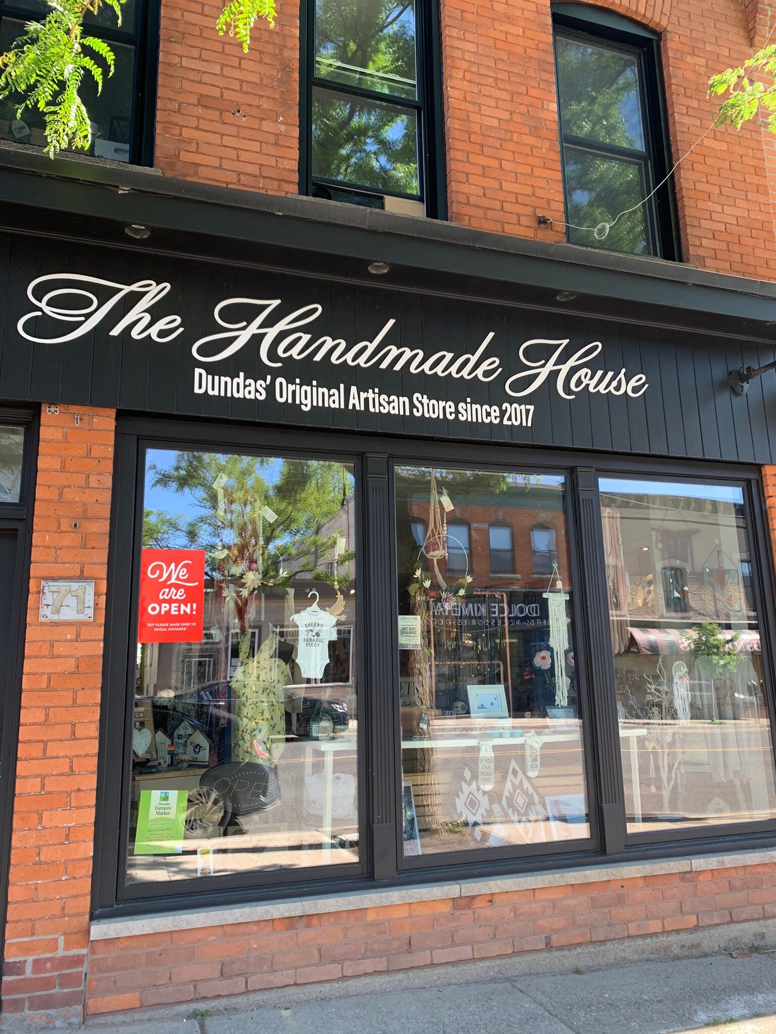 handmade house dundas        
        <figure class=