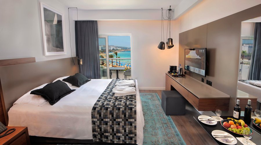 Deluxe sea view room