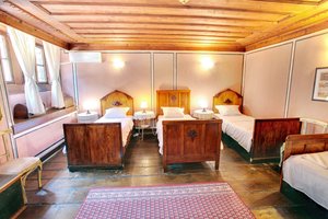 Room & Suite
