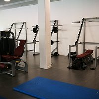 Salle muscu et cardio, coach et small groups.