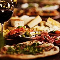 A buffet for your eyes, Good food and good wine!