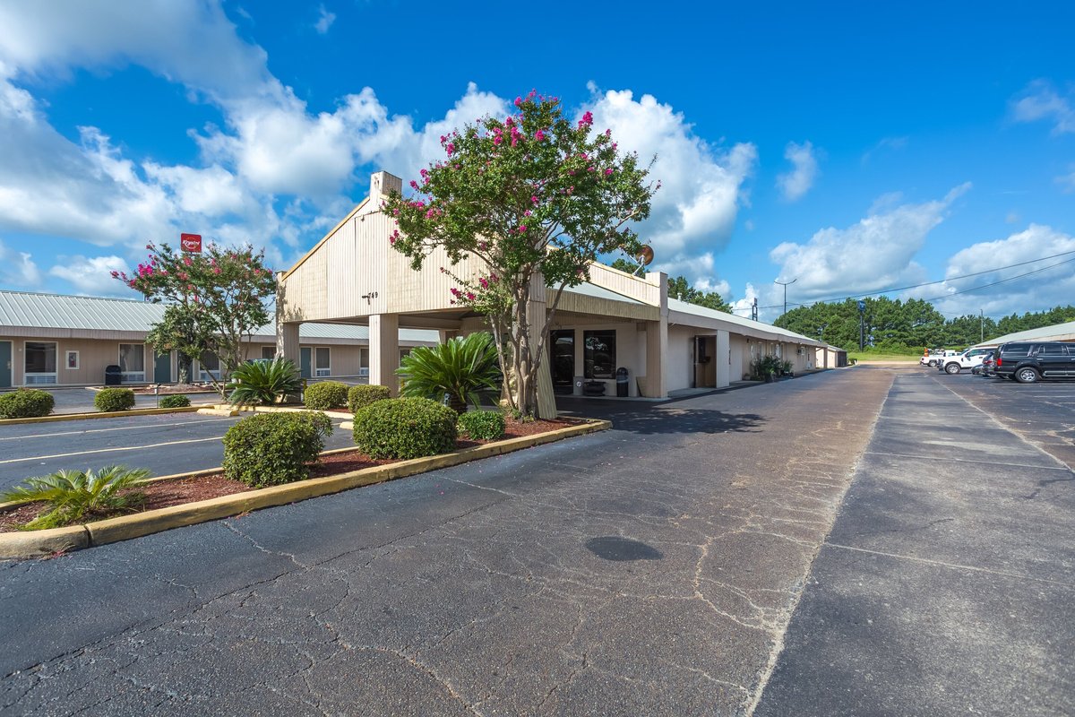 OYO HOTEL BROOKHAVEN MS I55 (AU90) 2022 Prices & Reviews Photos