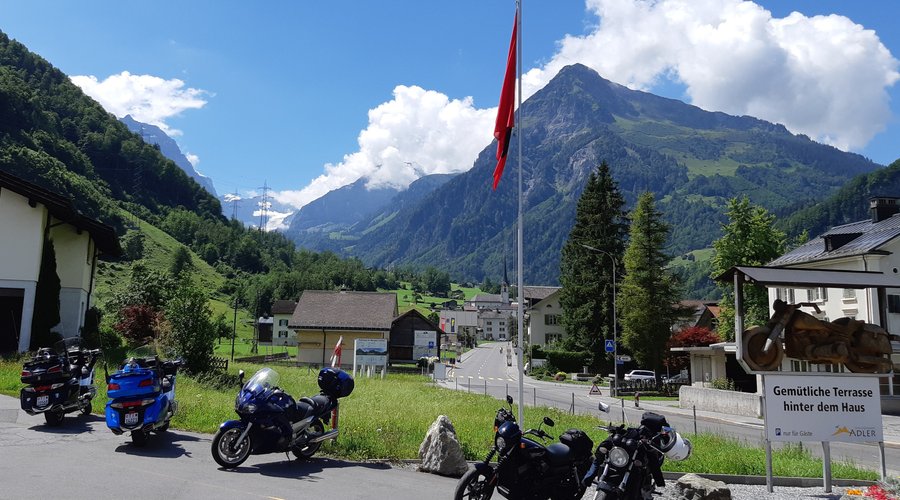Vista dal parcheggio verso il passo del Klausen