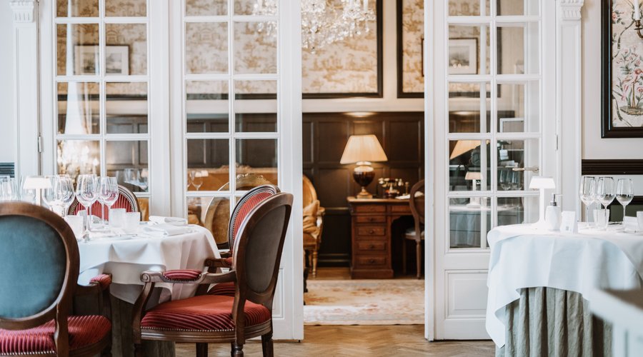 Elegant and refined restaurant Le Mystique by chef Gregory Slembrouck