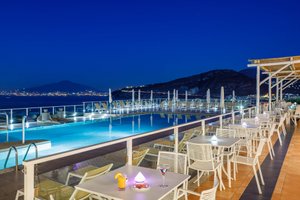 Piscina y playa