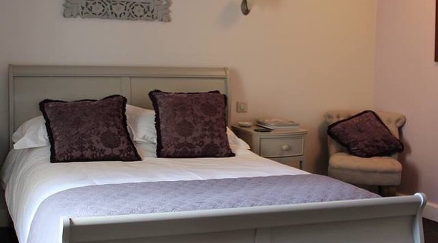 Le Jardin bedroom.