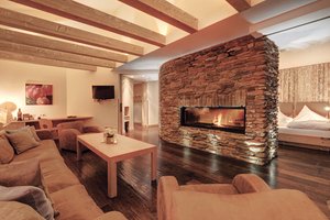 Room & Suite