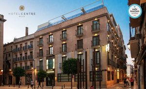 Hotel Centre Reus in Reus, image may contain: City, Street, Urban, Condo