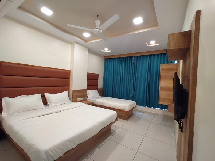 HOTEL NEELKAMAL - Prices & Reviews (Anand, Gujarat, India)