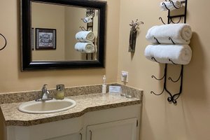 Room & Suite