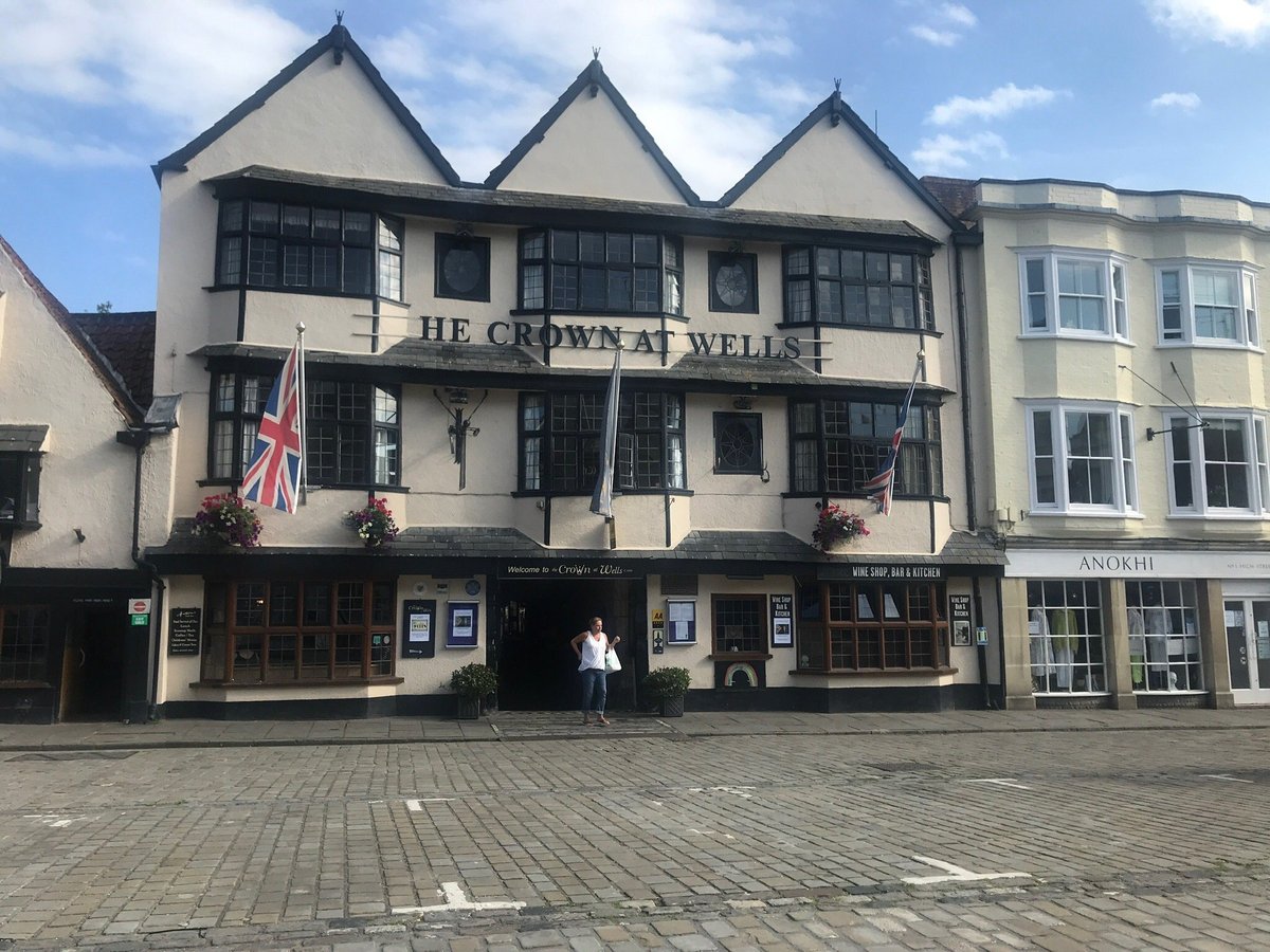 THE CROWN AT WELLS (Somerset) - Inn Reviews, Photos, Rate Comparison ...