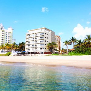 DIRECTLY ON THE BEACH, offering all newly renovated guest accommodations, heated pool, gift shop, self parking, restaurant on premise, lounge chairs, umbrella's, kayaks, paddle boards complimentary