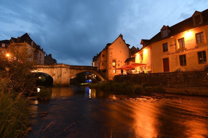 PLAZA DE LA MAISON DU PONT LIMOGES FRANCIA