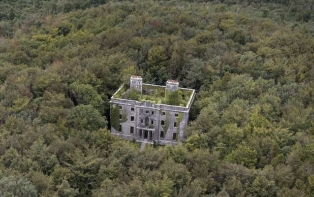 Creepy, but extraordinary place, steeped in history! Worth a visit!