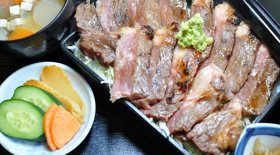 炭火焼き！牛サーロイン重
