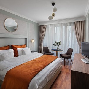 Queen&#39;s Court Hotel &amp; Residence, hotel in Budapest