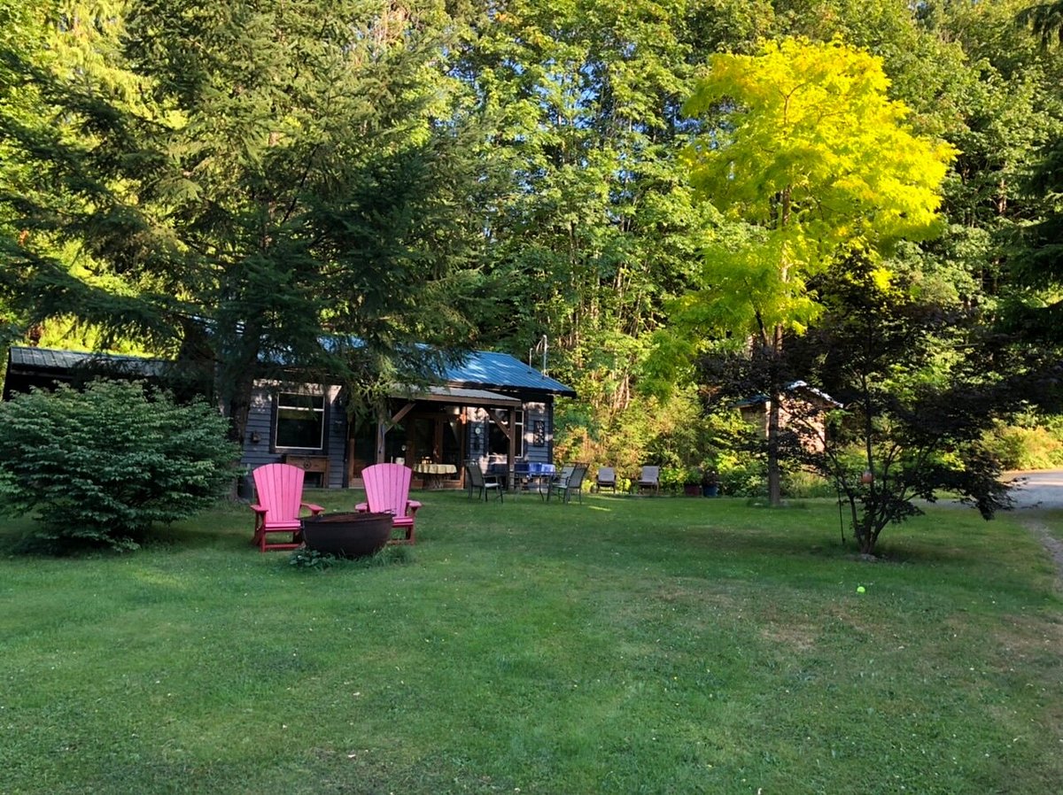 Amberwood On The River Bed And Breakfast British Columbia Canada