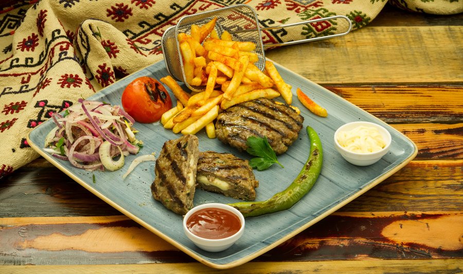Kofte filled with mozzarella