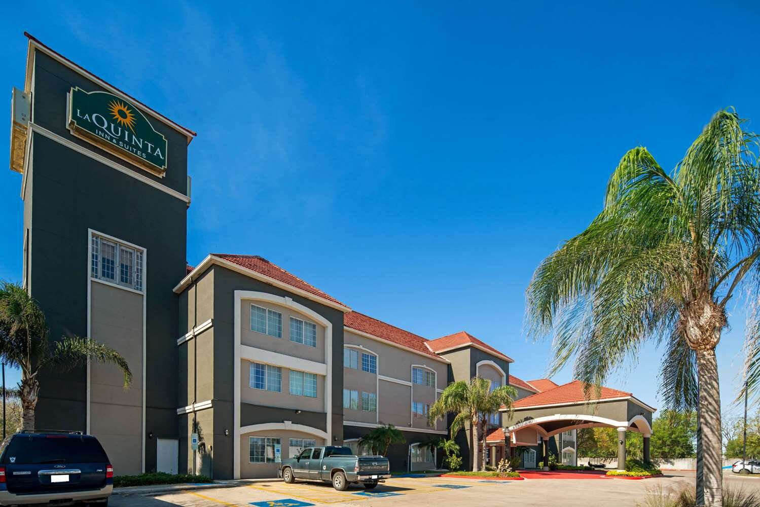 LA QUINTA INN & SUITES BY WYNDHAM BROWNSVILLE NORTH $135 ($̶1̶7̶0̶ ...