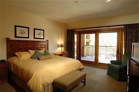 Lodge at Mountaineer Square, hotel in Snowmass Village