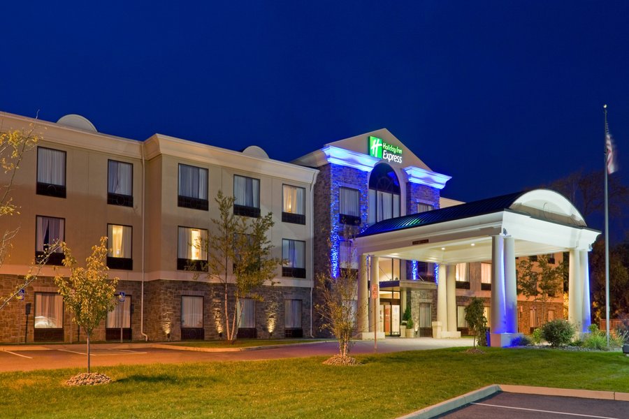 HOLIDAY INN EXPRESS & SUITES CHESTER - MONROE - GOSHEN $80 ($̶9̶6̶ ...