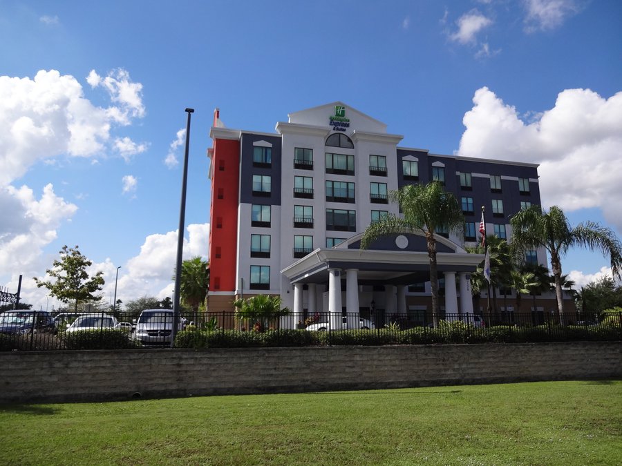 HOLIDAY INN EXPRESS HOTEL & SUITES ORLANDO - INTERNATIONAL DRIVE ...