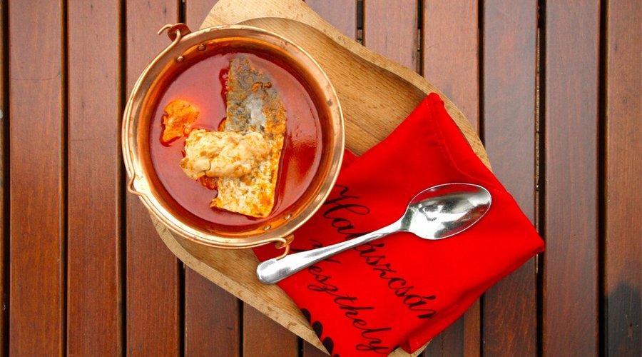 Balatoni halászlé |
Traditional Balaton fish soup
