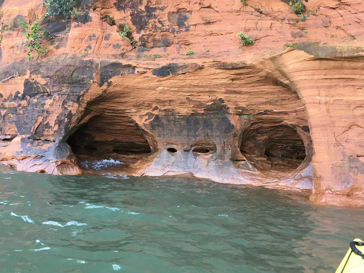 are dogs allowed on apostle islands