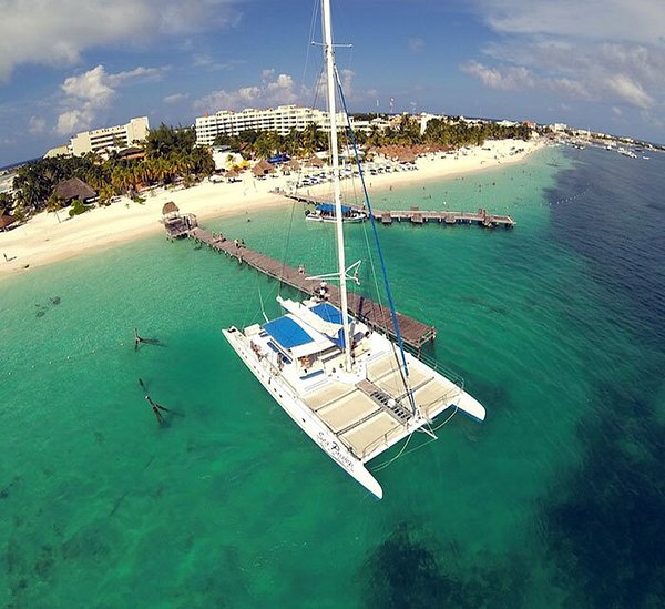 cancun boat