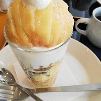 桃のパフェ美味しかったです