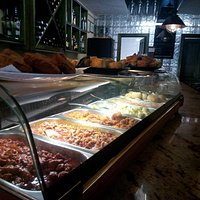 Terraza exterior , vinos, cañas , Tapeo y buena música