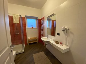 Room & Suite