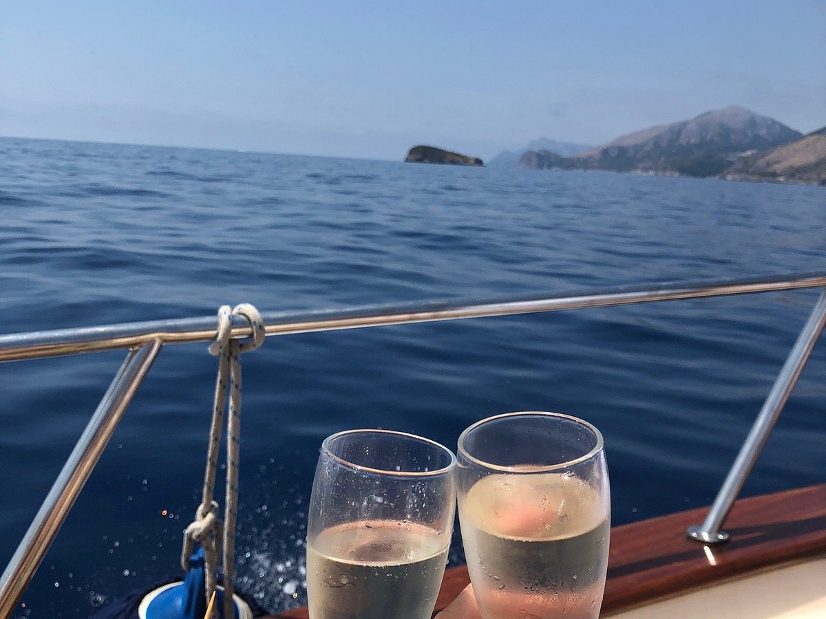 crapolla-charter-di-aprea-pietro-positano-all-you-need-to-know