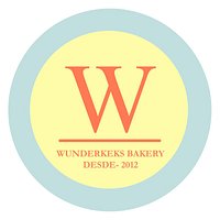 WUNDERKEKS es una empresa familiar fundada en 2012 con la idea de continuar las recetas de mamá.
Conscientes que para una madre sus hijos siempre seguirán siendo sus niños, Wunderkeks reconoce la importancia de alimentar el niño interno y que sus galletas no son para llenar el estómago, sino para llenar el corazón y acariciar el alma.