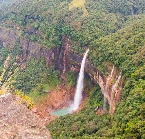 Wah Rilang viewpoint . . . . . . . . .#mobilephotography #meghalaya #india  #northeastindia #westkhasihills #travelthroughtheworld… | Instagram